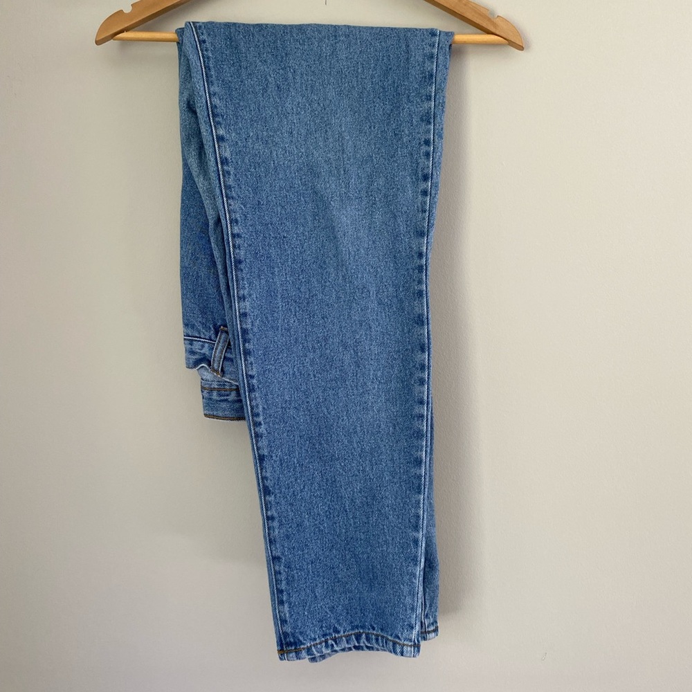 Vintage Street Like Highway, Stidd mom jeans. From the limited.
